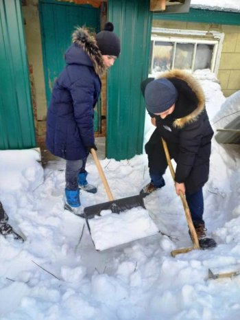 Помощь пожилым жителям села от 8 А